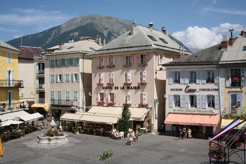 Logis - Hotel De La Mairie Embrun Exterior foto